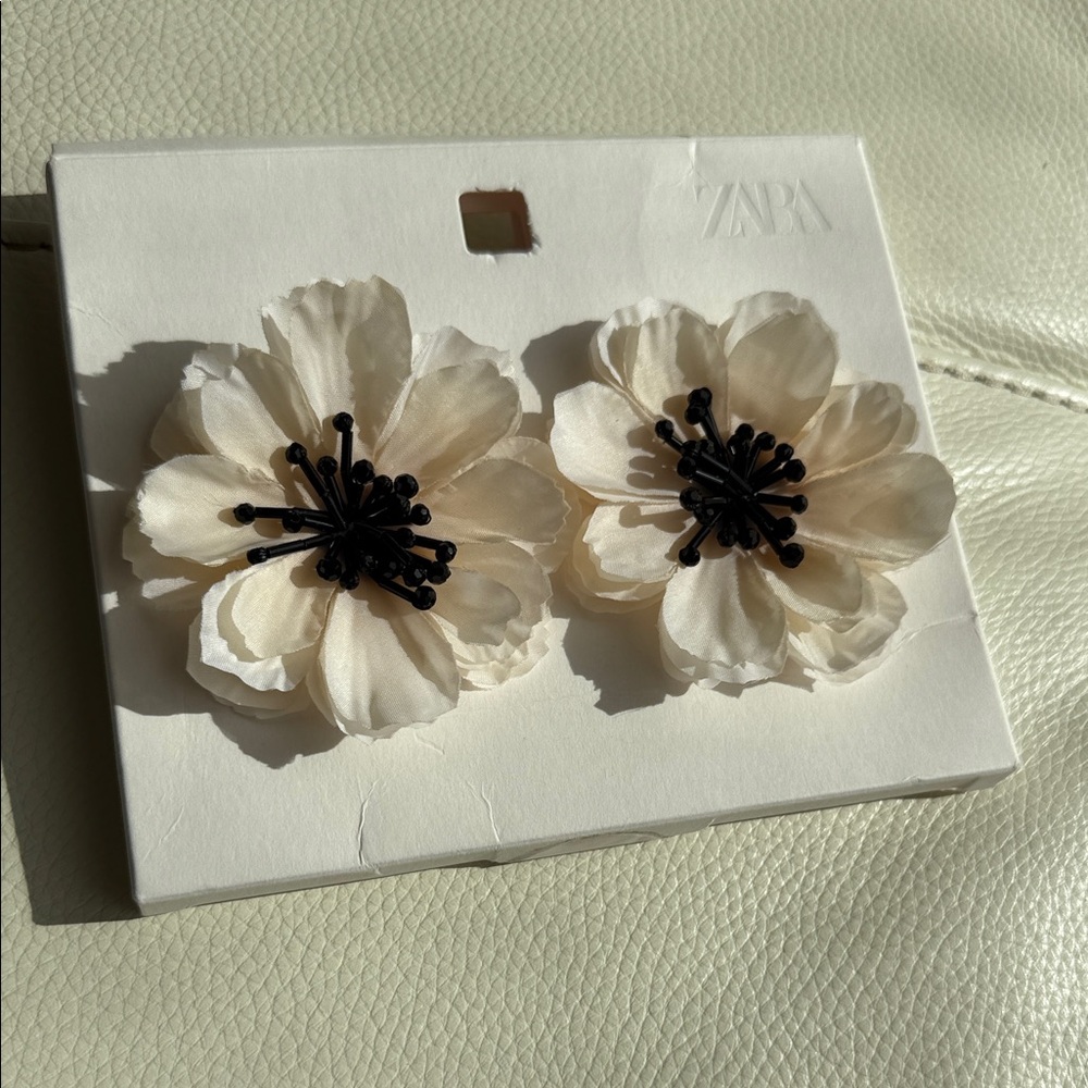 Zara Brand White Beaded Flower Earrings